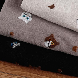 刺繍生地 可愛い猫の柄 綿麻生地 3色 2枚目の画像