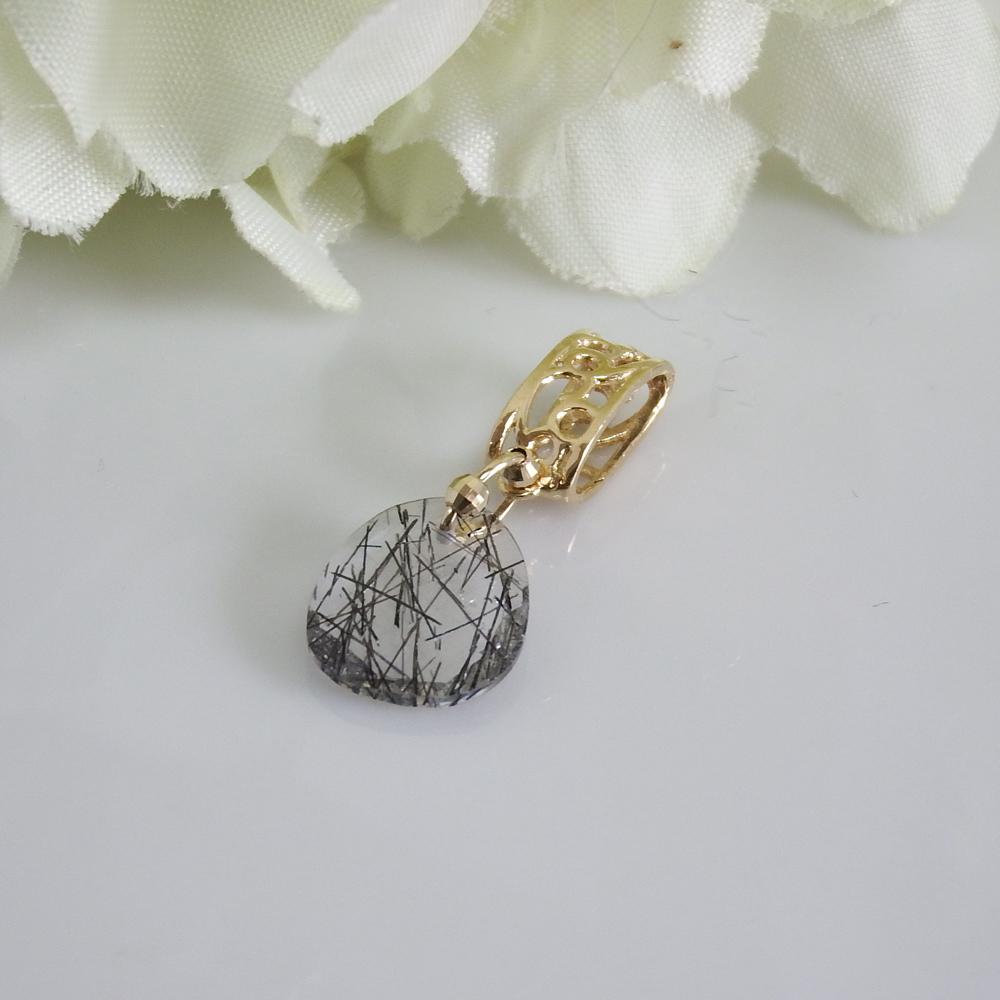 透かし模様バチカンとランダムカットのペンダントトップ　ブラックトルマリンインクォーツ　K10（１０金）