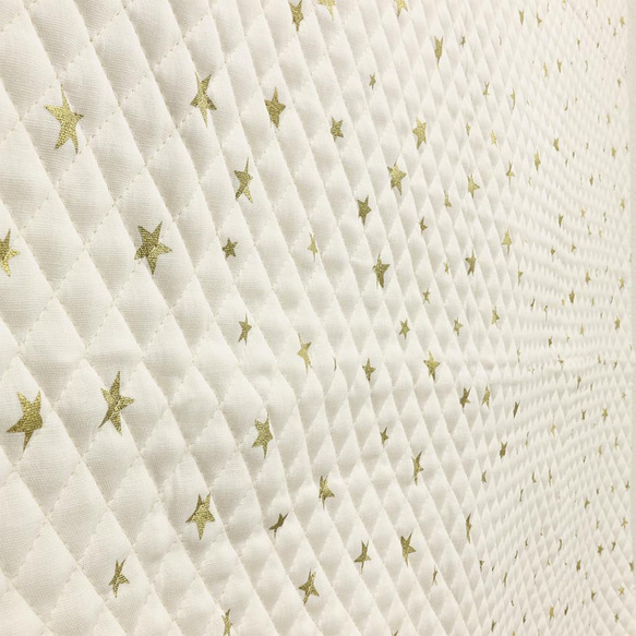 日本製 Twinkle Star 隨機星星圖案雙層紗布絎縫面料 k-hfs006-5.金色閃粉 第4張的照片