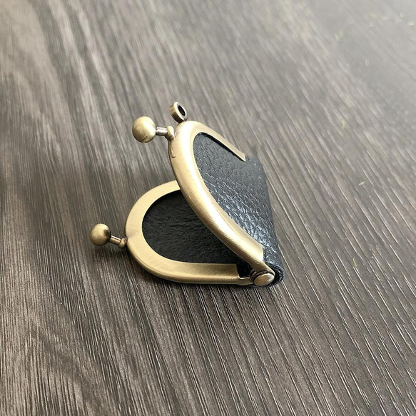 ＼大人気／イタリアンシュリンクレザーの親子がま口財布(くし形)＆おまけのミニサイズがま口【選べる12カラー】 13枚目の画像