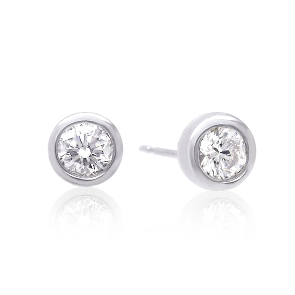 白金 900 天然鑽石 簡約、圓形、可愛成熟包覆戒指耳環 Miwahoseki Miwa Jewelry 第1張的照片