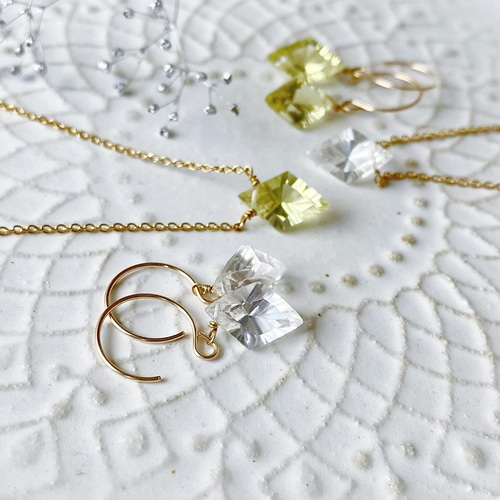 白水晶のダイヤコンケーブカットピアス/イヤリング -Lucrezia- ピアス