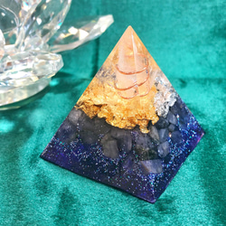 【超希少！】ピラミッド型Ⅱ オルゴナイト タンザナイト 金銀泊入り 4枚目の画像