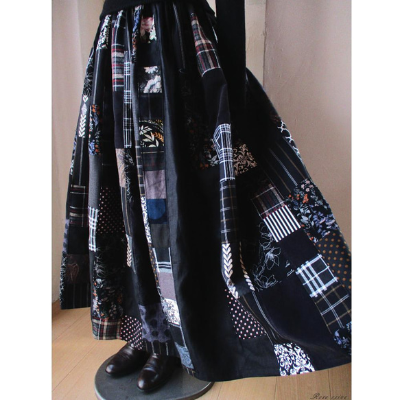 S様ご予約品 絵画なパッチワーク 美しい黒のギャザースカート チェック 水玉 花 ストライプ 送料無料 4枚目の画像