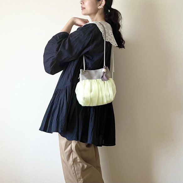 【受注生産】 斜めがけにも！2way organdie mini bag（pale yellow） 3枚目の画像