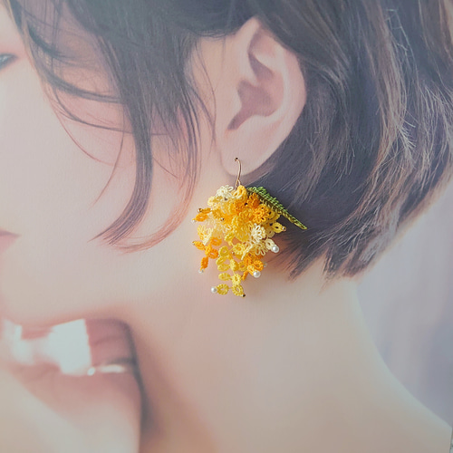 タティングレース ミモザのふわふわピアス ピアス（フック・チェーン