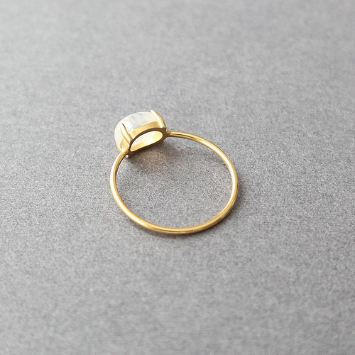 横向き】 レインボームーンストーン オーバルカボション 8×6mm