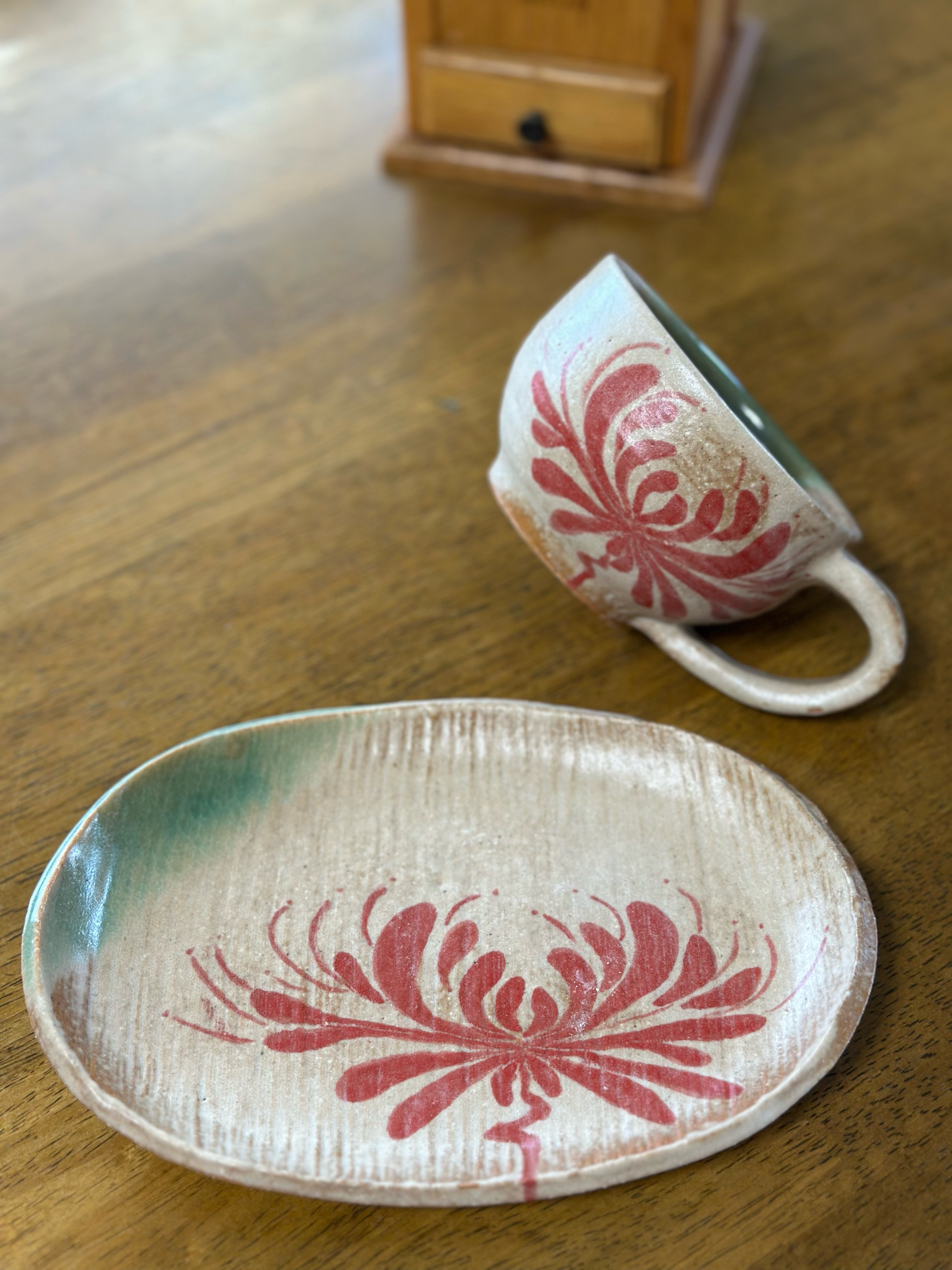 癒しの赤い彼岸花柄のコーヒーカップ&ソーサー　曼珠沙華　マイカップ　マグカップ　花柄 5,440円