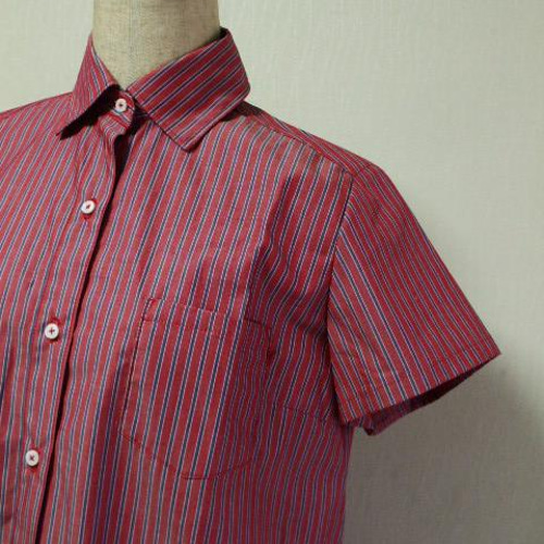 セール品】赤×グレー ブリティッシュストライプ柄プリント 半袖