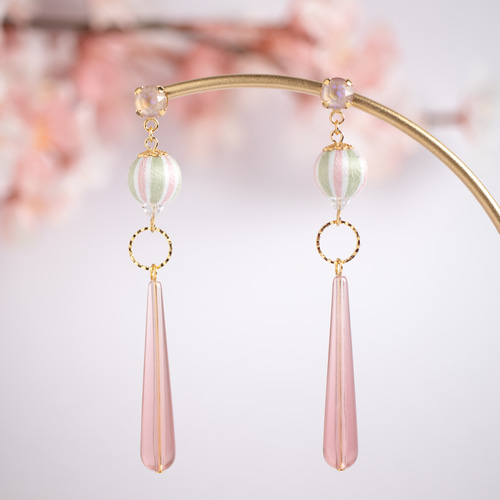 桜守＊霞 刺繍糸で作る、桜のピアス・イヤリング ピアス（スタッド・一