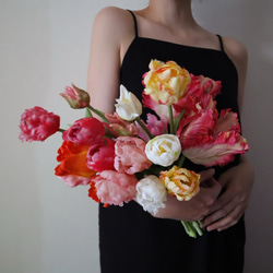 大人ニュアンスカラーの上品なチューリップブーケ♡ アーティ