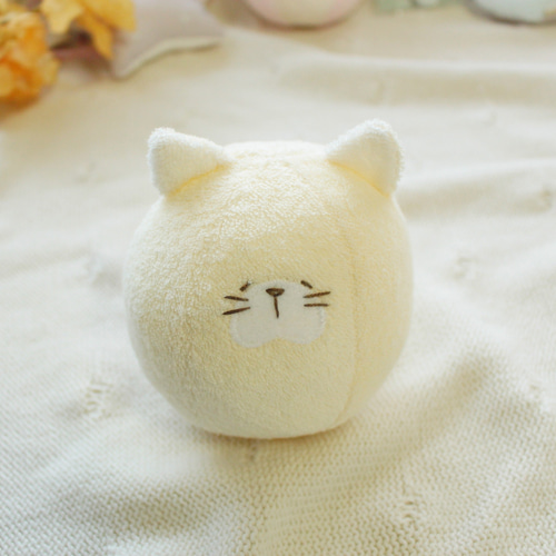 ねこさんのベビーボール☆鈴入り☆布ボール☆ラトル☆ガラガラ☆女の子