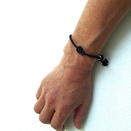 □組ひもkumoブレス(ブラック） silk＋silver925 メンズ&レディース