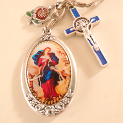 薔薇の花の聖母マリア様 聖ベネディクトの十字架 イエス・キリスト 御守りロザリオキーホルダーキーリング 1枚目の画像