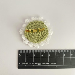 NEW 白い小花のブローチ レース編み 3枚目の画像