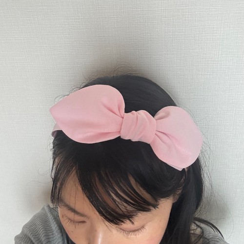 リボンカチューシャ（ピンク・うさ耳リボン） カチューシャ chika 通販