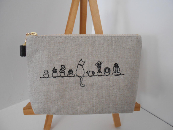 【リネン刺繍　ようこママページ】ボートポーチ リネン刺繍 ようこママ様専用ページ】ボートポーチ 聞き取っ