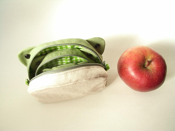 カエルのマトリョーシカポーチ（大・中・小セット）【淡い緑色】 3枚目の画像