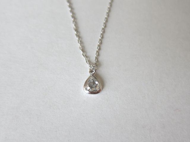 ペアシェイプクリアホワイトダイヤモンド K18WGネックレス