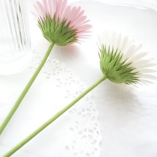 受注制作》❁ミルキーホワイトとベビーピンクのクレイフラワーガーベラ