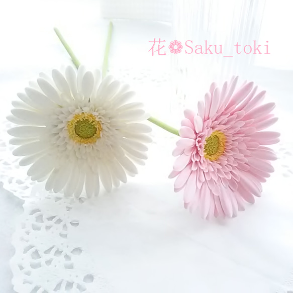 【訂做】❁乳白色和淡粉紅色黏土花非洲菊2件套，室內花，單花花瓶❁ 第1張的照片