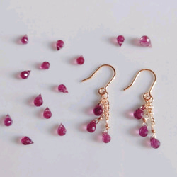 14Kgfワインレッド色のガーネットシャンデリアピアス ピアス（フック