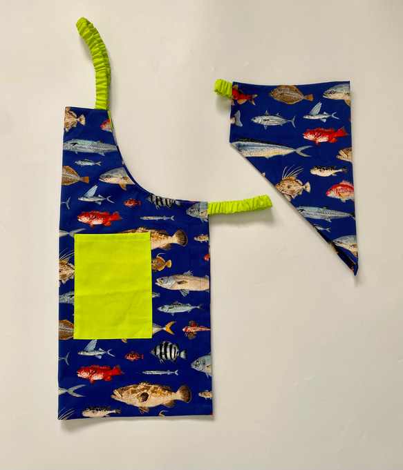 お魚柄☆120〜130こどもエプロン、三角巾、巾着の3点セット 2枚目の画像
