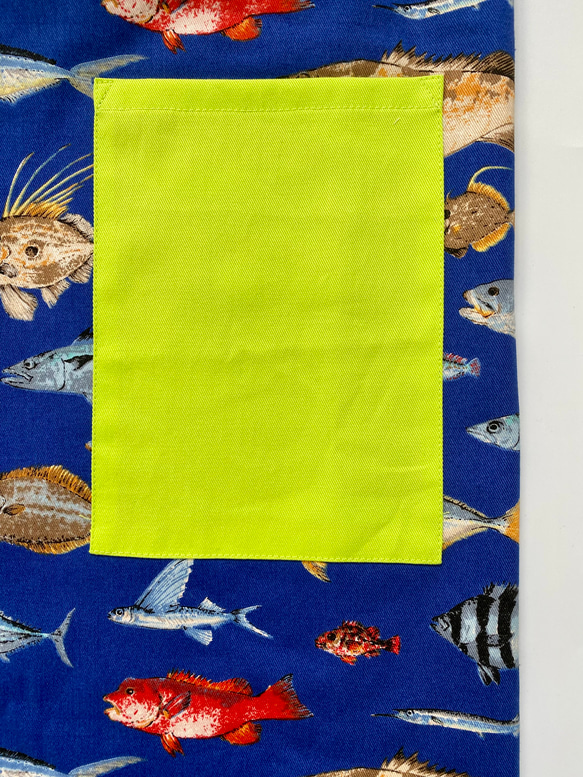 お魚柄☆120〜130こどもエプロン、三角巾、巾着の3点セット 4枚目の画像