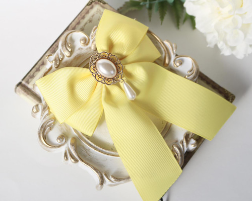 Glossy Daisy Mini Claw Clip | LELET NY
