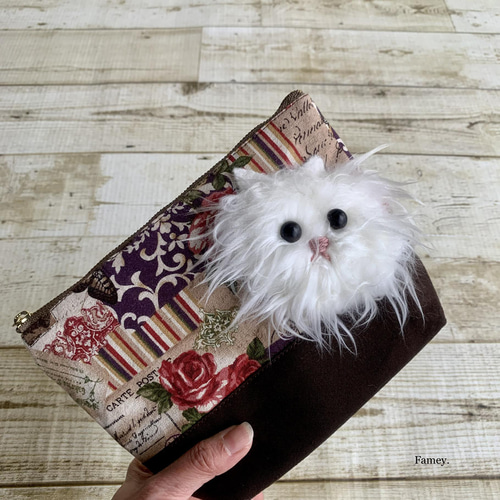 creema限定☆大人かわいいふわふわ白猫さんのポーチ コットンリネン