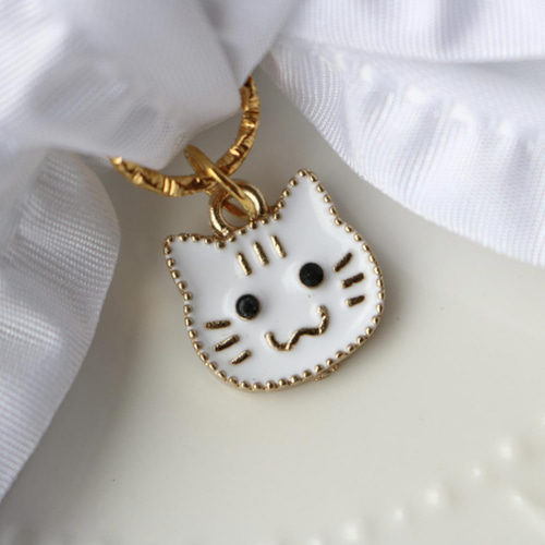 フリル トリプル リボン 白 ホワイト 猫チャーム 量産型 バレッタ