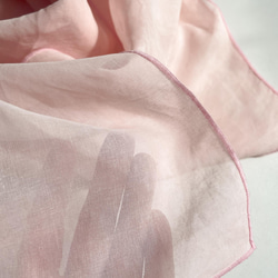 送料無料  軽やかな桜色 ピンク 泥染めオーガンジー大判スカーフ　春の装い 4枚目の画像