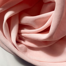 送料無料  軽やかな桜色 ピンク 泥染めオーガンジー大判スカーフ　春の装い 3枚目の画像