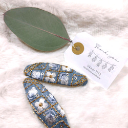 【7㌢】大人も似合うインド刺繍のぱっちんピン  ヘアピン　ライトブルー　 3枚目の画像