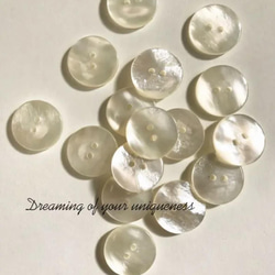 【23mm】白ぼたん50個　真珠貝風　美しいピュアホワイト 1枚目の画像