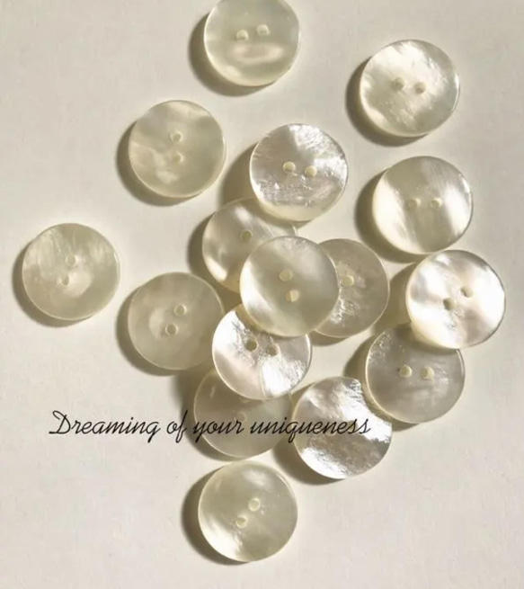 【23mm】白ぼたん50個　真珠貝風　美しいピュアホワイト 1枚目の画像