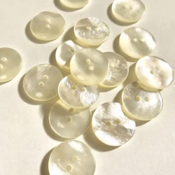 【23mm】白ぼたん50個　真珠貝風　美しいピュアホワイト 2枚目の画像