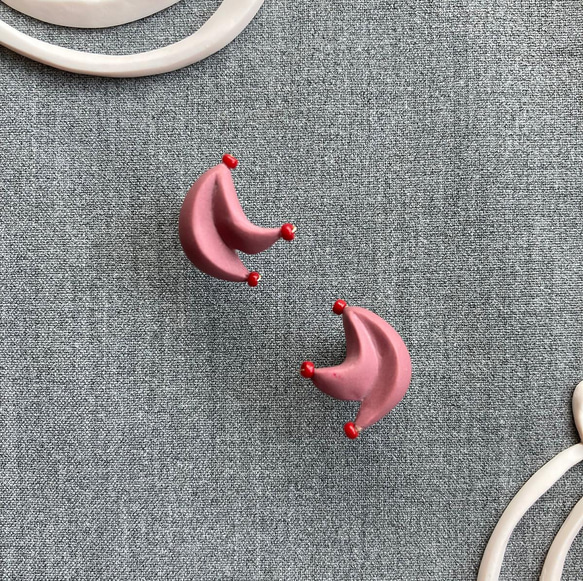 #1 紅引號  耳環 : 手工製作軟陶 第2張的照片
