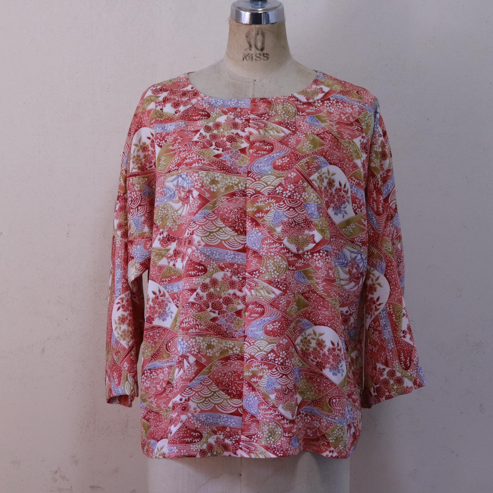 茜色山模様のプルオーバー　MLサイズ