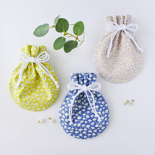 ちっちゃな巾着サシェ/詰替えタイプ【こまどりと黄色い花】