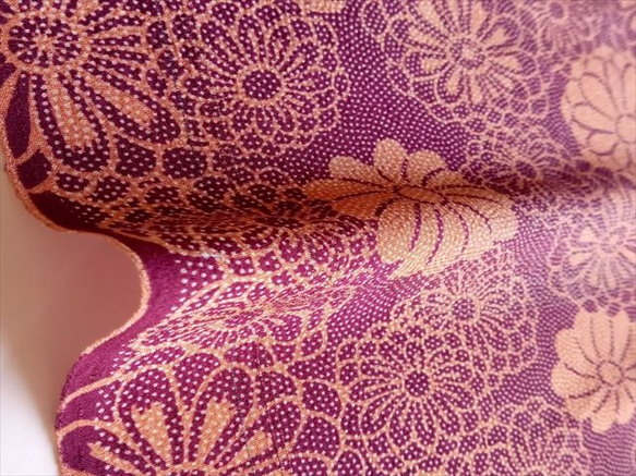 【正絹はぎれ】紫色に白い水玉と花柄の生地　約35.8×100ｃｍ 7枚目の画像