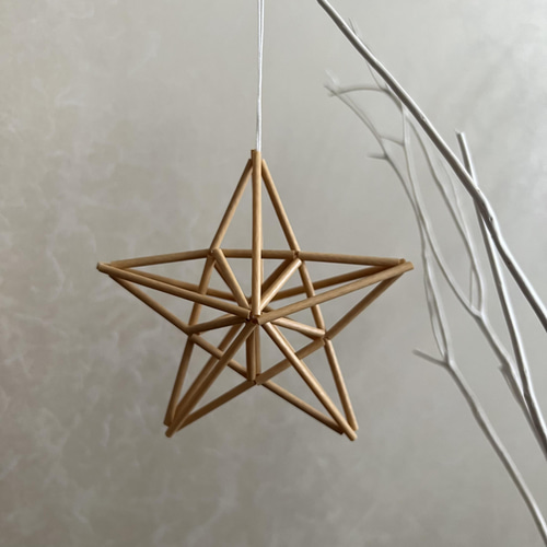 ヒンメリ himmel モビール ヒンメリ himmel モビール 幸せを運ぶ光のモビール。おすすめの