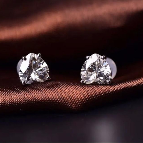 モアサナイトピアス2ct k18 （K10 モアサナイト 5×8mm 2ピース