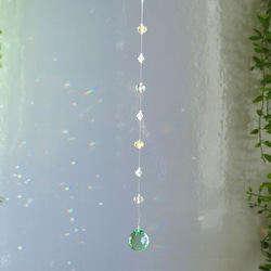 天然石×スワロスフキーサンキャッチャー　ペリドットグリーン　20mm　レモンクォーツ＆グリーンアメジスト 4枚目の画像