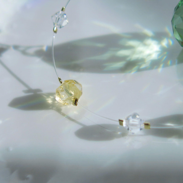 天然石×スワロスフキーサンキャッチャー　ペリドットグリーン　20mm　レモンクォーツ＆グリーンアメジスト 10枚目の画像