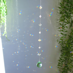 天然石×スワロスフキーサンキャッチャー　ペリドットグリーン　20mm　レモンクォーツ＆グリーンアメジスト 2枚目の画像