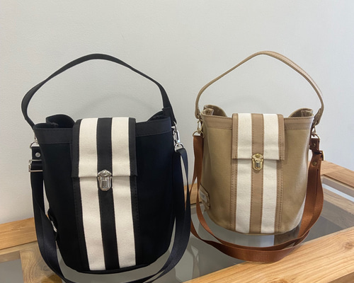 ベージュ ショルダーバッグ フラップ付き Discoat ショルダーバッグ バッグ 「ベストセラー/新色追加