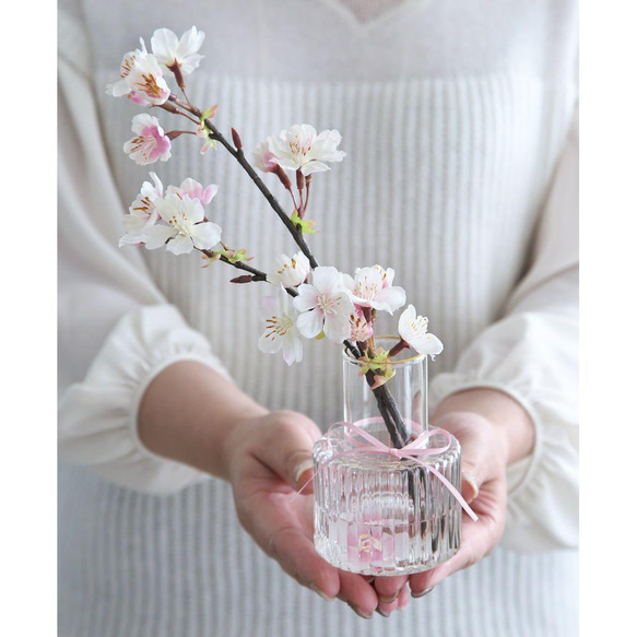 大山桜のグラスウォーターアレンジ（ホワイト）☆水換え・お手入れ不要☆マジカルウォーター 2枚目の画像