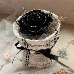 小香風黑白優雅玫瑰擴香石盆栽(小而美款)(客製香氛) 第2張的照片