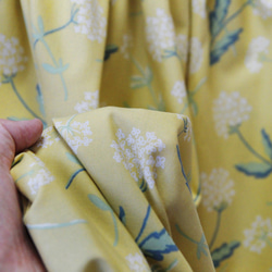 【即納】淡く柔らかな色合い ボタニカル ロングスカート（スモーキーイエロー） 7枚目の画像